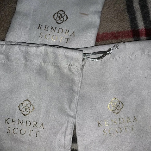 3 Kendra Scott drawstring dust bags - Picture 2 of 3
